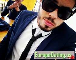 Merwanus, 26, ʿAyn Timūšanat, ʿAyn Tīmūšanat, Algeria