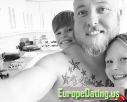 Chattis, 46, California City, California, United States