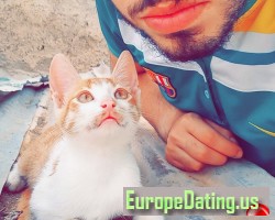Merwanus, 26, ʿAyn Timūšanat, ʿAyn Tīmūšanat, Algeria