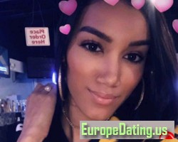 Roselle, 30, Forest Hill, London, United Kingdom