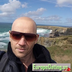 lifeonearth, 19760201, Truro, Cornwall, United Kingdom lifeonearth, 19760201, Truro, Cornwall, United Kingdom