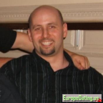 <p>Seeking online match maker</p>